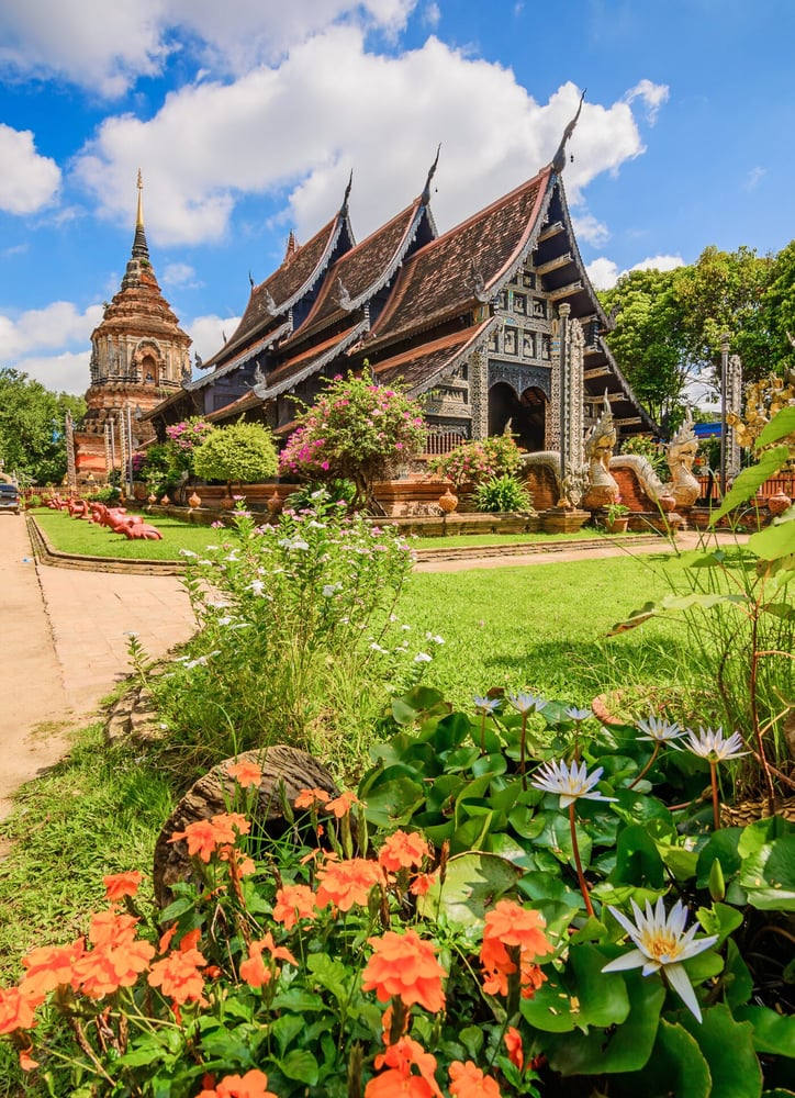 Wat Lok Moli in Chiang Mai: Ancient History, Peaceful Gardens & Stunning Architecture